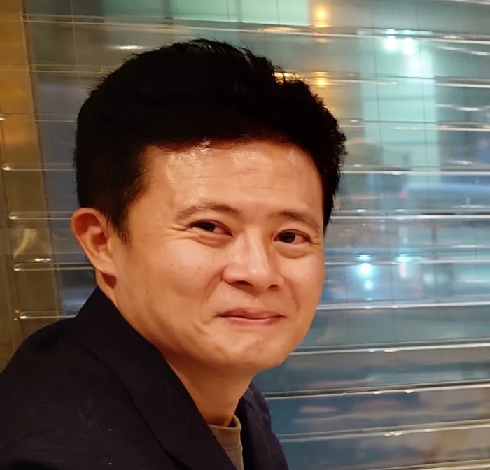 有賀 研介
