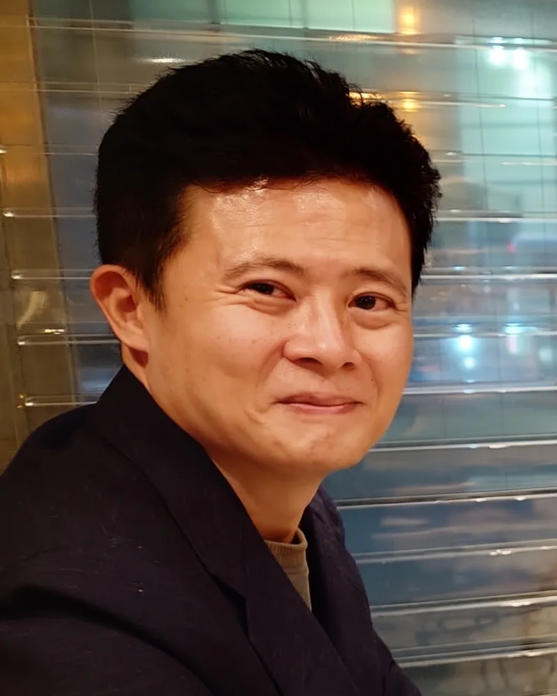 有賀 研介
